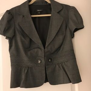 Short sleeved dress jacket. Jr XL- (adult Med)
